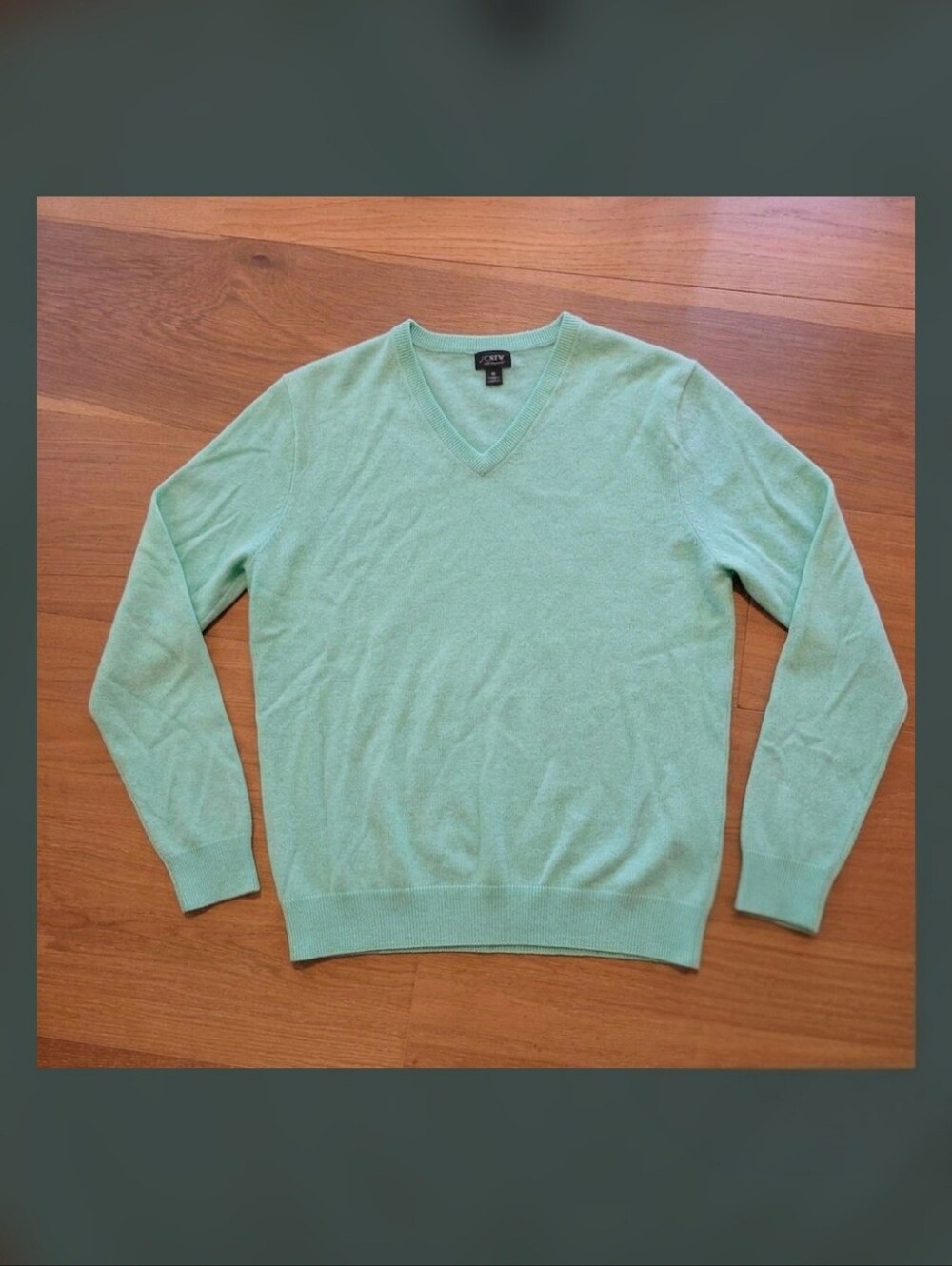 J.Crew Mens 100% Italian Cashmere Mint Green V-Neck Sweater Size Medium